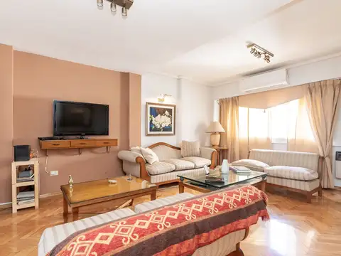 VENTA TRIPLEX 6 AMB  HAB EN SUITE BALCON COCHERA