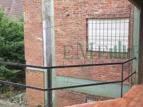 Casa 2 ambientes con 1 baño