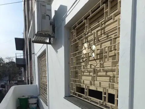 Gutierrez 1700 , Piso 1