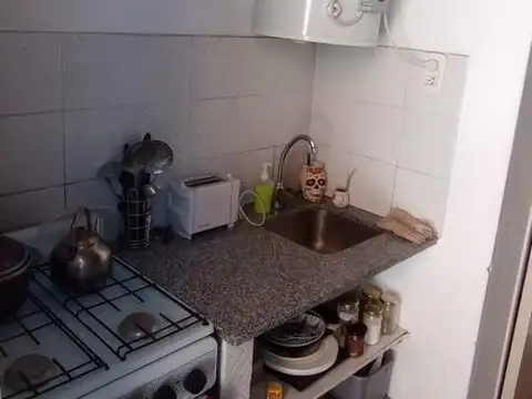 Casa en  venta con 2 monoambientes