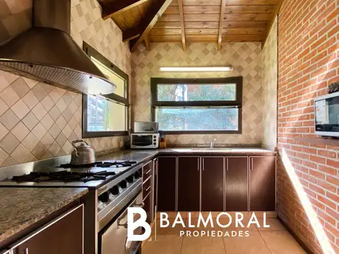 Casa en Alquiler  - Zona  Bosque / REF: 8655