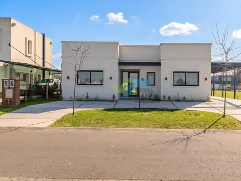 Casa  en Venta en Santo Tomas, Derqui, Pilar - 6 ambientes