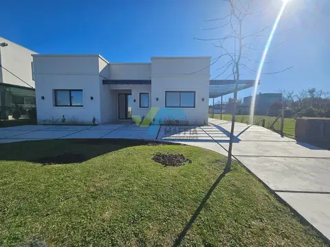 Casa  en Venta en Santo Tomas, Derqui, Pilar - 6 ambientes