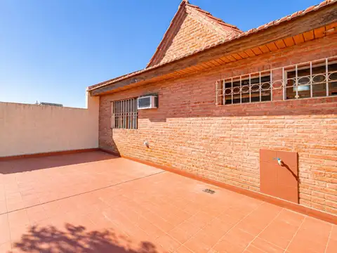Depto Tipo Casa en Venta de 5 ambientes