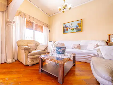 Depto Tipo Casa en Venta en Monte Castro, USD 209.000
