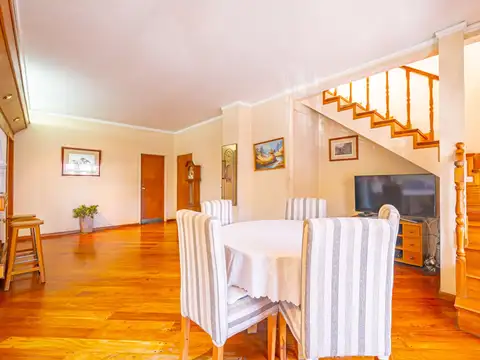 Depto Tipo Casa en Venta de 4 dormitorios