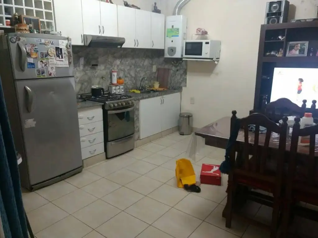 Gascón e/ Avellaneda y Alvear