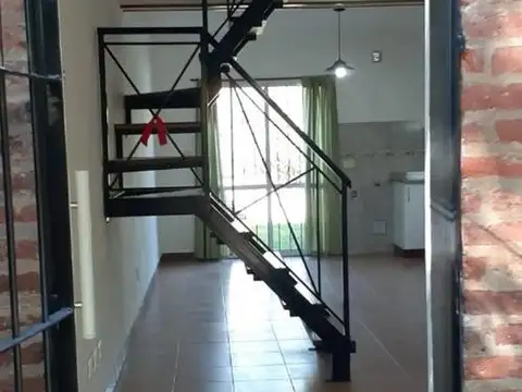 Depto Tipo Casa 3 ambientes con 2 baños
