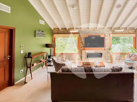 Casa en Venta Club Privado Loma Verde Quincho y Piscina Climatizada