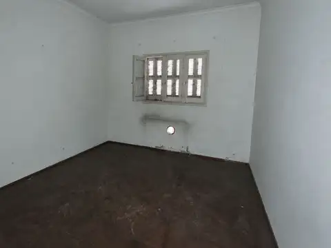 Casa 11 ambientes con 4 baños