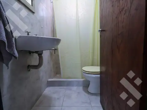 En Venta, Casa de 2 Dormitorios con piscina,  Lago Pellegrini