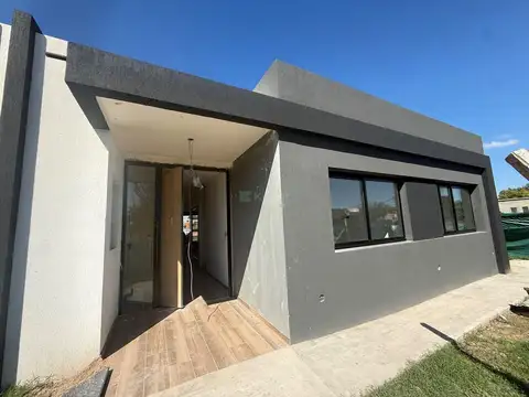 Casa  en Venta en Santa Sofía, Pilar del Este, Pilar