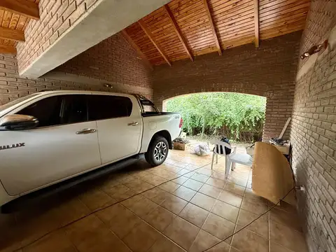 Casa 8 ambientes con 3 baños