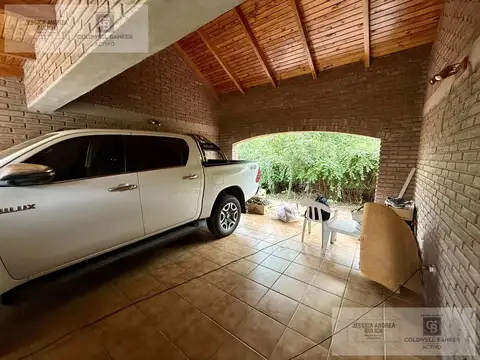 Casa 8 ambientes con 3 baños