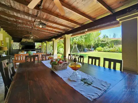 Casa 5 ambientes con 2 baños