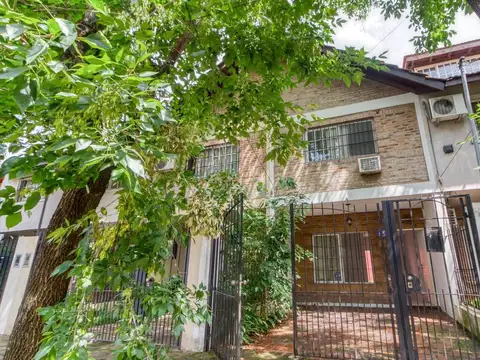 Venta Dúplex 3 amb. con cochera Carapachay Olivos