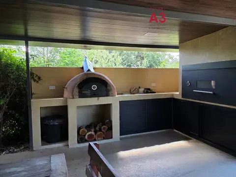 Casa 4 ambientes con 2 baños