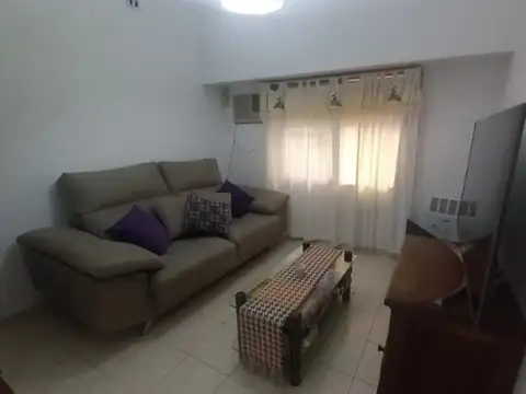 Muy buena casa, reciclada a nuevo, Castelar Sur.