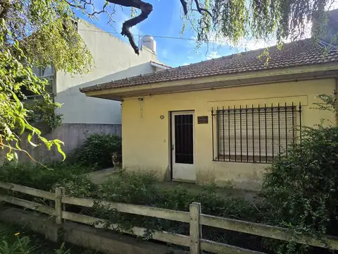 Venta Casa 4 Ambientes Patio