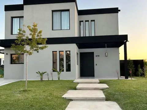 Casa en Alquiler amueblada en Carpinchos, Nordelta