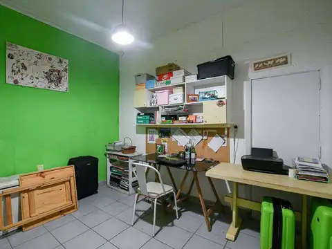 Casa 2 dormi c/ cochera + quincho a restaurar