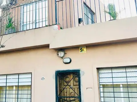 Casa Ph 4 ambientes a la venta en Ituzaingó Norte