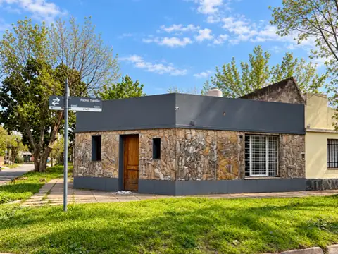 Casa en esquina a reciclar, oportunidad inversor