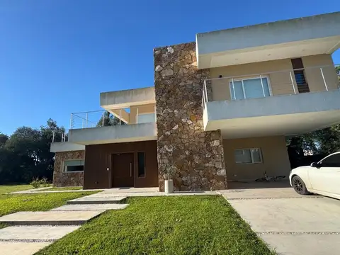 Casa en Alquiler en Cañuelas Golf Club, USD 1.800