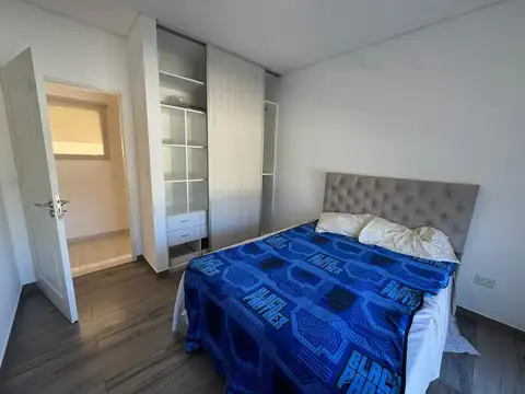 Casa en Alquiler en 9 de Abril, USD 1.800