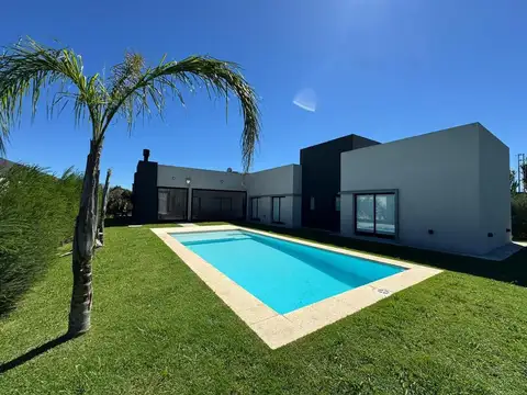 CASA EN ALQUILER SANTA RITA CON PILETA