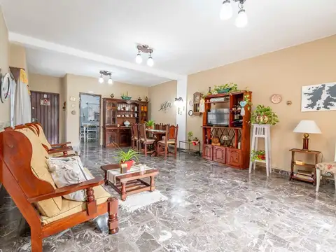 Depto Tipo Casa en Venta en Jose Leon Suarez, USD 68.000