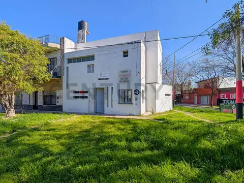 CASA 2 DORMITORIOS-PARRILLERO-GARAGE
