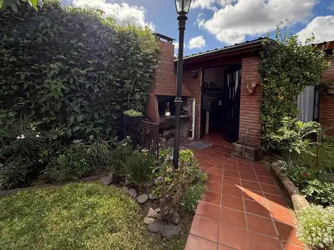 CASA EN VENTA EN CLAYPOLE