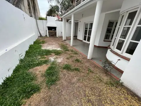 Casa en Alquiler al Oeste