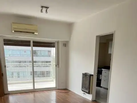 Excelente departamento de 3 ambientes con cochera en Vicente  López