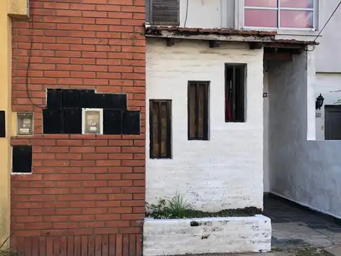 depto. tipo casa 3 amb. con patio. 