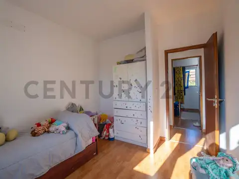 CASA EN VENTA CON 3 DORMITORIOS MÁS LOCAL LOS HORNOS SOBRE AV. 137