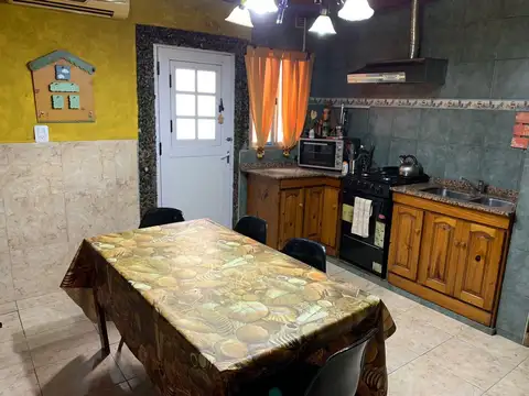 Casa 5 ambientes con 1 baño