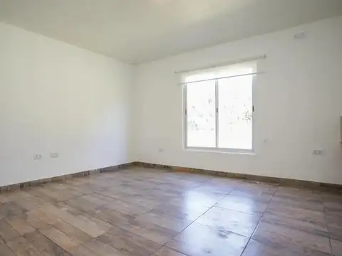Casa en Alquiler con 1 cochera