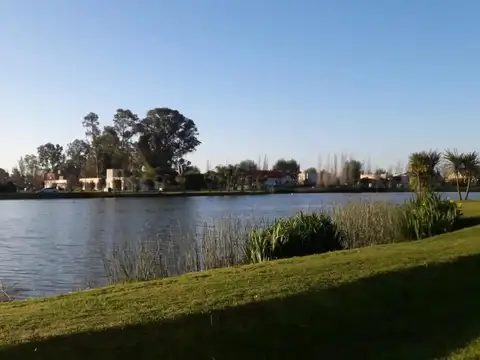 Casa en Alquiler en La Candida Club de Campo, USD 750
