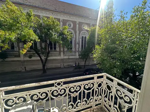 OFICINA EN ALQUILER EDIFICIO HISTÓRICO, EXCELENTE UBICACIÓN