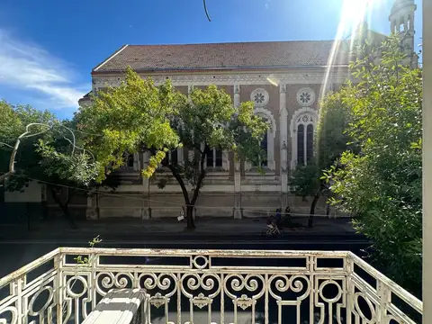 OFICINA EN ALQUILER EDIFICIO HISTÓRICO, EXCELENTE UBICACIÓN 