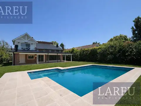 Casa refaccionada a nuevo en St. Mathews Village en ALQUILER 