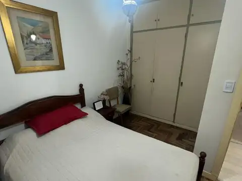 Departamento de 2 ambientes a la calle en Av. Luro