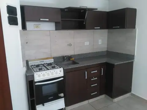 Semipiso 3 Ambientes c/frente c/Balco, 10 años,  Muy luminoso, Excelente estado