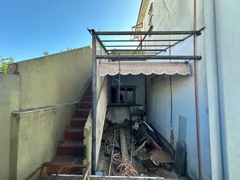 Depto Tipo Casa 4 ambientes con 2 baños