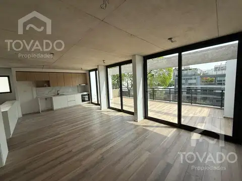 2 Ambientes con Habitacion en Suite y Balcon Aterrazado con Parrilla!