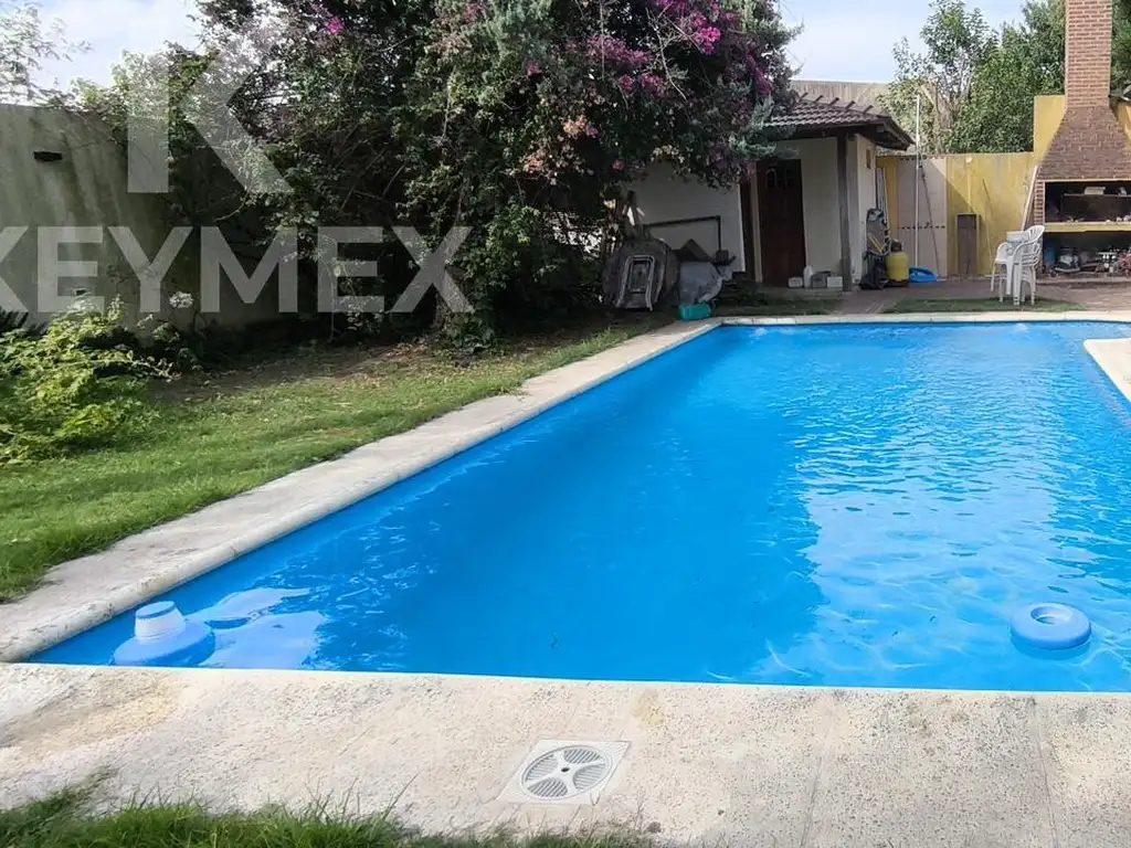 40 entre 137 y 138, San Carlos