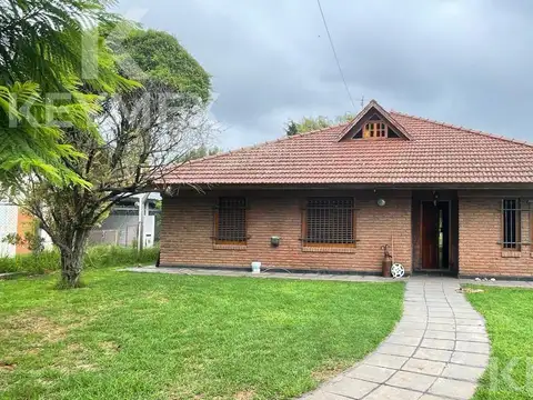 40 entre 137 y 138, San Carlos