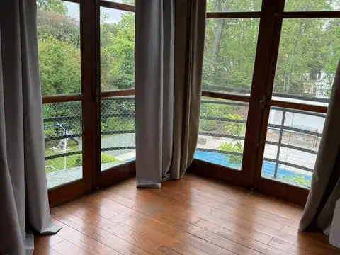 Casa en Alquiler Temporal con 1 cochera